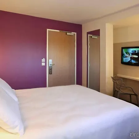 Ibis Styles Centre 3*