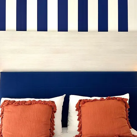 Ibis Styles Centre Hotell 3*